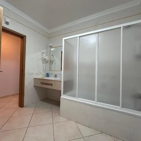 Oceanview Bliss In Retreat Over Oldtown Apartamento Albufeira