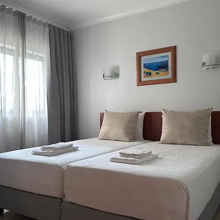 Oceanview Bliss In Retreat Over Oldtown Appartement Albufeira